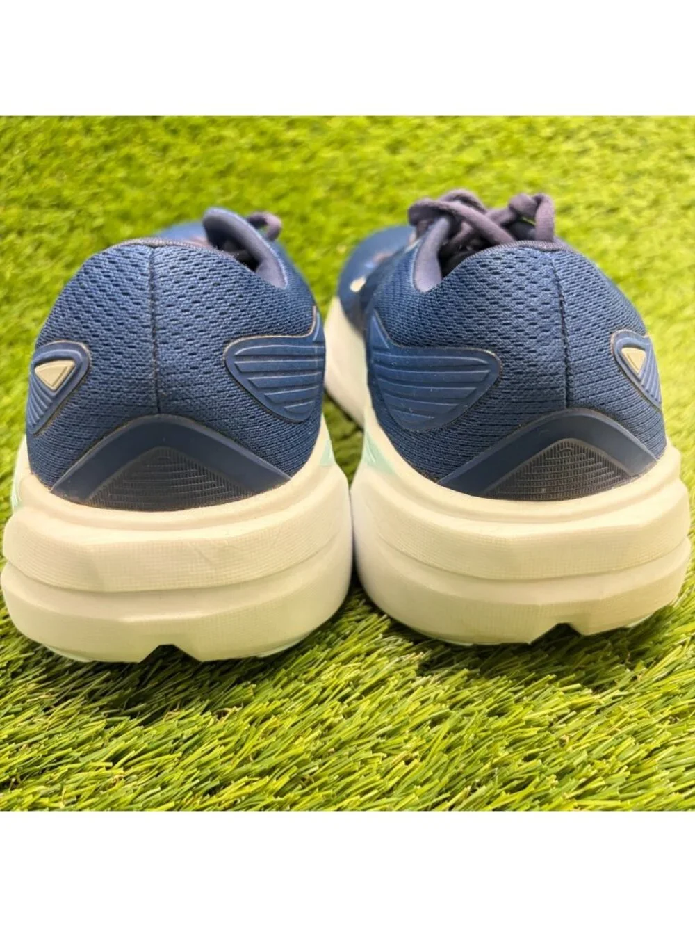Brooks Ghost Max 3 Womens Size 10.5 Blue White Athletic Running Shoes Sneakers